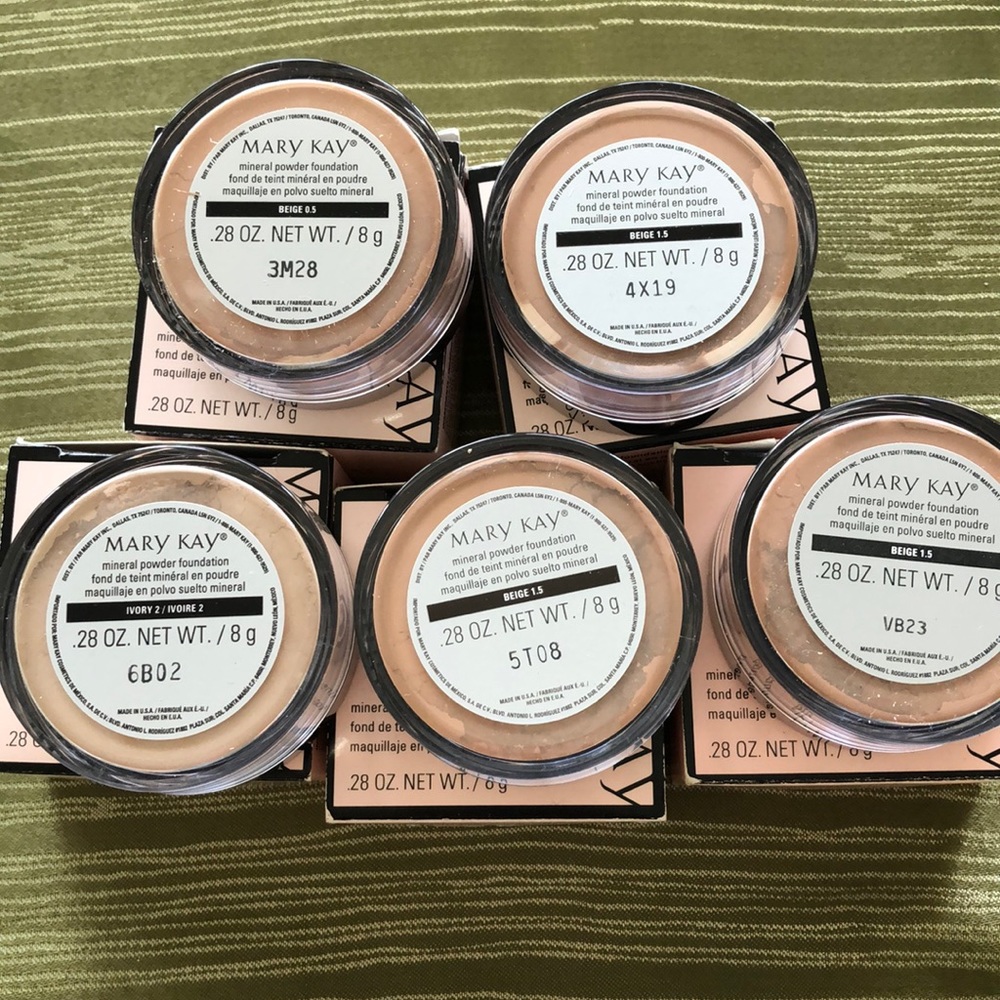 Mary Kay Mineral Powder Foundation Bundle
